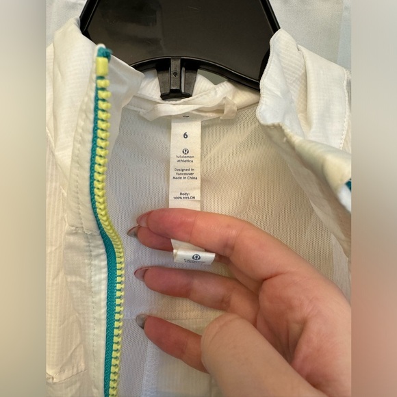 Lululemon Clarity Run Vest - Picture 2 of 3